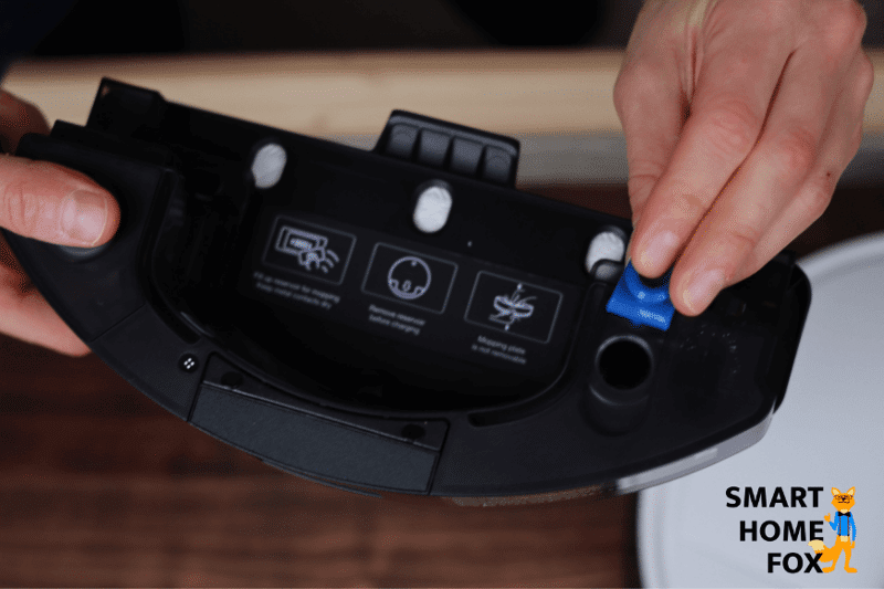 OZMO Pro Water tank of the Ecovacs Deebot OZMO T8 lies on the floor